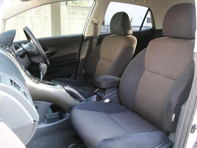 ブレイド ベースグレード　スマートキー・ＥＴＣ・ＨＤＤナビ・プッシュスタート・音楽録音・ＨＩＤヘッドライト・純正１６インチアルミ・ドアバイザー・革巻きハンドル・ＣＤ／ＤＶＤ再生（5枚目）