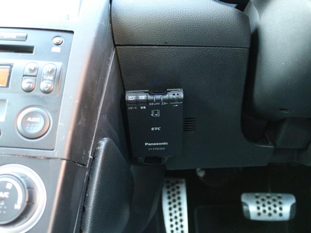 フェアレディＺ バージョンＴ　電動本革シート・バックカメラ・ＥＴＣ・キーレス・シートヒーター・純正三連メーター・ドライブレコーダー・ＢＯＳＥサウンド・ＨＩＤヘッドライト・社外１９インチアルミ・革巻きステアリング・オートＡ／Ｃ（14枚目）