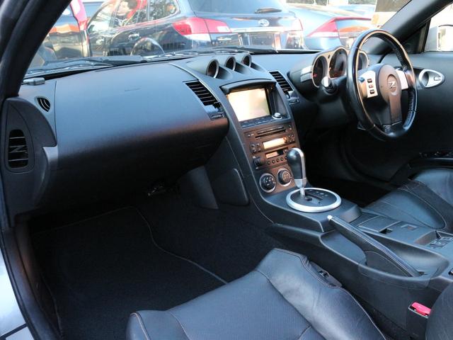 フェアレディＺ バージョンＴ　電動本革シート・バックカメラ・ＥＴＣ・キーレス・シートヒーター・純正三連メーター・ドライブレコーダー・ＢＯＳＥサウンド・ＨＩＤヘッドライト・社外１９インチアルミ・革巻きステアリング・オートＡ／Ｃ（31枚目）