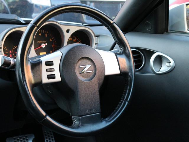 フェアレディＺ バージョンＴ　電動本革シート・バックカメラ・ＥＴＣ・キーレス・シートヒーター・純正三連メーター・ドライブレコーダー・ＢＯＳＥサウンド・ＨＩＤヘッドライト・社外１９インチアルミ・革巻きステアリング・オートＡ／Ｃ（32枚目）