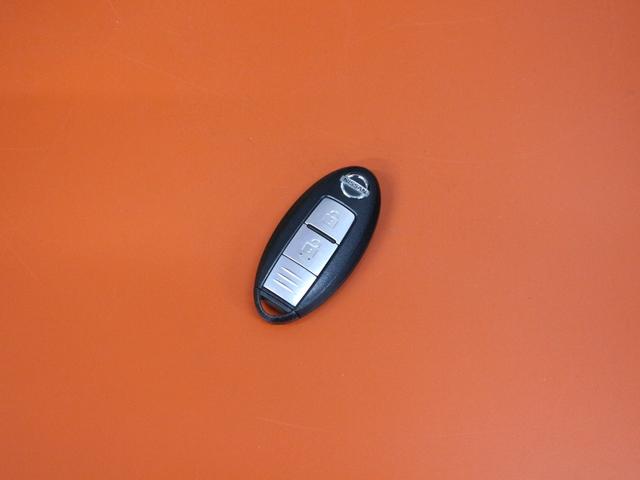 キューブ アクシス 専用バンパー&グリル・本革シート・Bluetooth接続・バックカメラ・ETC・プッシュスタート・インテリキー・フルセグ・HIDヘッドライト・ドライブレコーダー・社外15インチアルミ・専用ドアバイザー(15枚目)