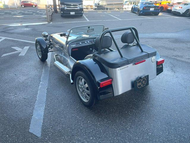 ケータハムその他 セブン１７０Ｓ　アルミブラック　新車未登録　トノカバー　マップポケット　バッテリーマスターカットオフスイッチ（6枚目）