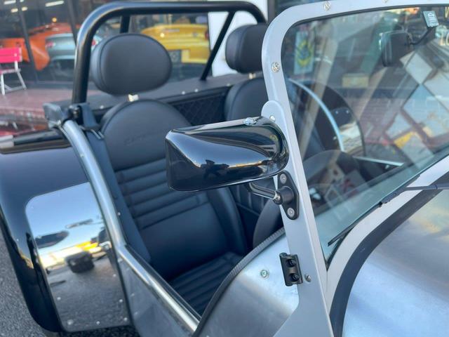 ケータハムその他 セブン１７０Ｓ　アルミブラック　新車未登録　トノカバー　マップポケット　バッテリーマスターカットオフスイッチ（17枚目）