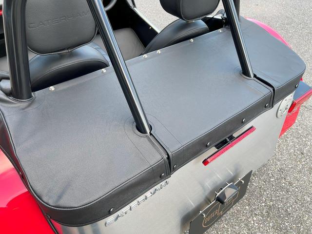ケータハムその他 　アルミレッド　新車未登録　トノカバー　マップポケット　バッテリーマスターカットオフスイッチ（47枚目）