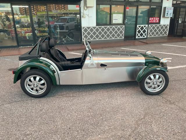 セブン１７０ ベースグレード　Ｓ　アルミグリーン　新車未登録　トノカバー　マップポケット（4枚目）