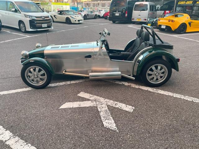 セブン１７０ ベースグレード　Ｓ　アルミグリーン　新車未登録　トノカバー　マップポケット（5枚目）