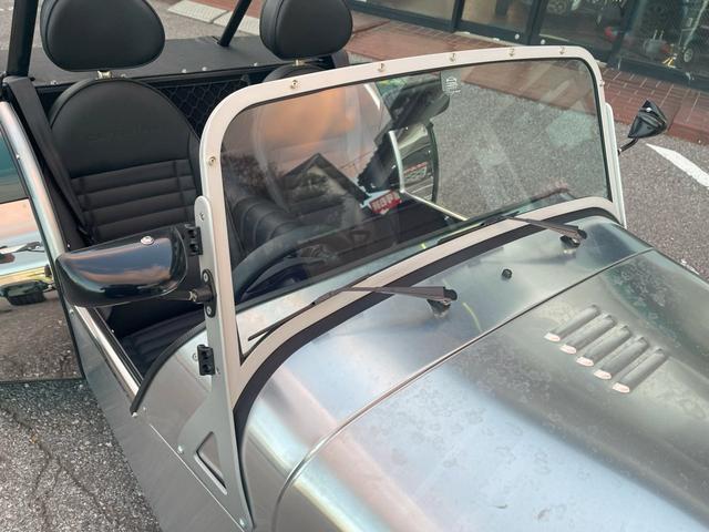 セブン１７０ ベースグレード　Ｓ　アルミグリーン　新車未登録　トノカバー　マップポケット（16枚目）