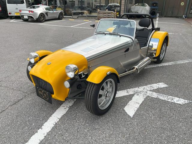 セブン１７０ ベースグレード　Ｓ　アルミイエロー　新車未登録　トノカバー　マップポケット（3枚目）