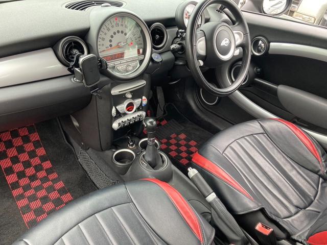 ＭＩＮＩ クーパー　キーレスキー　ＥＴＣ　　ＨＩＤ　シートカバー　Ｂｌｕｅｔｏｏｔｈ　レッドルーフＸレッドライン（17枚目）