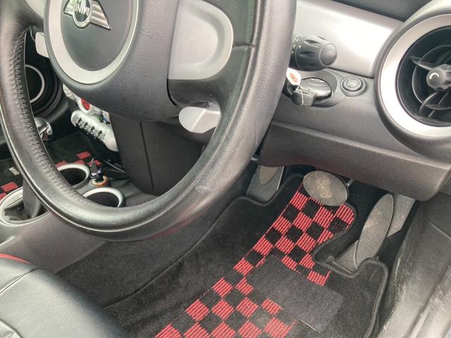 ＭＩＮＩ クーパー　キーレスキー　ＥＴＣ　　ＨＩＤ　シートカバー　Ｂｌｕｅｔｏｏｔｈ　レッドルーフＸレッドライン（19枚目）