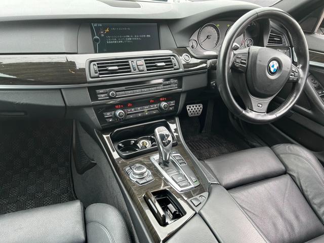 ５シリーズ ５２８ｉ　Ｍスポーツパッケージ　ハーマンフロントリップ　スーパースプリントマフラー　３Ｄデザインリアディフィーザー　黒革　ＨＤＤナビ　バックカメラ　ＤＴＶ（15枚目）