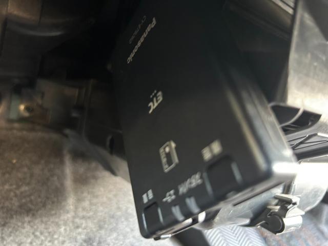 アルトラパン モード　モード　４ＷＤ　走行８万キロ台　グリーンＸホワイトルーフ　シートカバー（27枚目）