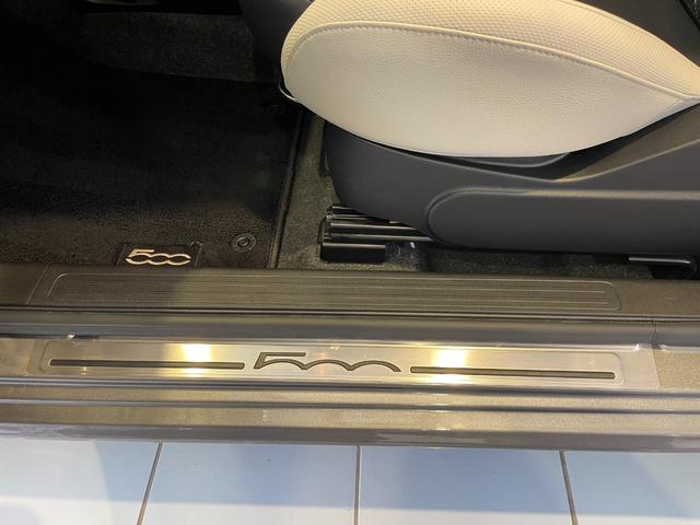 ５００Ｃ ツインエア　ドルチェヴィータ　レッド幌／カープレイ＆アンドロイドオート／ＵＳＢ／Ｂｌｕｅｔｏｏｔｈ／ＥＴＣ／ドライブレコーダー／ＬＥＤライト／スカッフプレート／ＴＦＴ液晶メーター／パドルシフト／クルコン／１５ＡＷ／保障継承認中（53枚目）