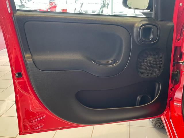 ご覧いただきありがとうございます。車両詳細等お気軽に店舗スタッフまでお問い合わせください。通話無料の専用フリーダイヤルもご用意しております【００７８−６０４２−１５４１】ぜひご利用ください。