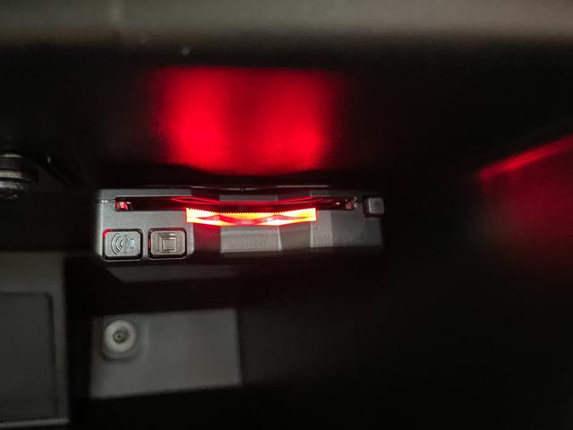 ５００ １．２　ポップ　アップルカープレイ＆アンドロイドオート対応　ＵＳＢ　Ｂｌｕｅｔｏｏｔｈ接続可能　ＥＴＣ　イタリアンフェンダーバッヂ　スカッフプレート　クルーズコントロール　保証書　取説　スペアキー　記録簿　認定中古（38枚目）