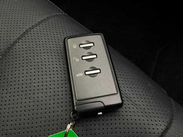 レガシィアウトバック ２．５ｉアイサイト　Ｓパッケージリミテッド　４ＷＤ　ワンオーナー　ＥＴＣ　バックカメラ　オートクルーズコントロール　パワーシート　衝突被害軽減システム　ナビ　オートライト　ＨＩＤ　アルミホイール　スマートキー　電動格納ミラー　シートヒーター（10枚目）