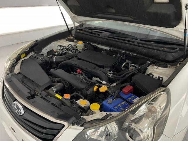 レガシィアウトバック ２．５ｉアイサイト　Ｓパッケージリミテッド　４ＷＤ　ワンオーナー　ＥＴＣ　バックカメラ　オートクルーズコントロール　パワーシート　衝突被害軽減システム　ナビ　オートライト　ＨＩＤ　アルミホイール　スマートキー　電動格納ミラー　シートヒーター（12枚目）