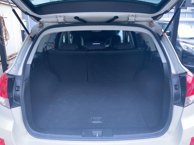 レガシィアウトバック ２．５ｉアイサイト　Ｓパッケージリミテッド　４ＷＤ　ワンオーナー　ＥＴＣ　バックカメラ　オートクルーズコントロール　パワーシート　衝突被害軽減システム　ナビ　オートライト　ＨＩＤ　アルミホイール　スマートキー　電動格納ミラー　シートヒーター（22枚目）