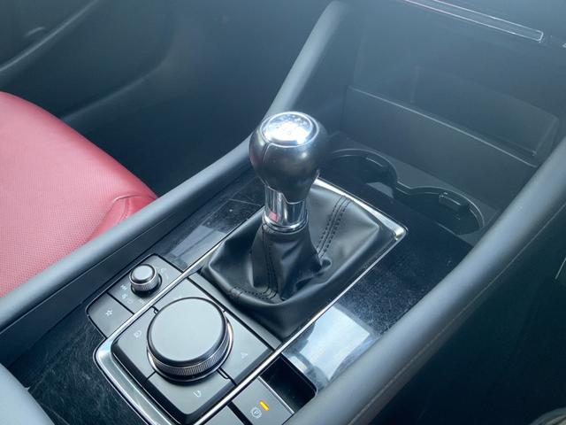 ＭＡＺＤＡ３ファストバック Ｘバーガンディ　セレクション　４ＷＤ　ドライブレコーダー　ＥＴＣ　全周囲カメラ　ナビ　ＴＶ　クリアランスソナー　オートクルーズコントロール　レーンアシスト　衝突被害軽減システム　アルミホイール　オートマチックハイビーム（21枚目）