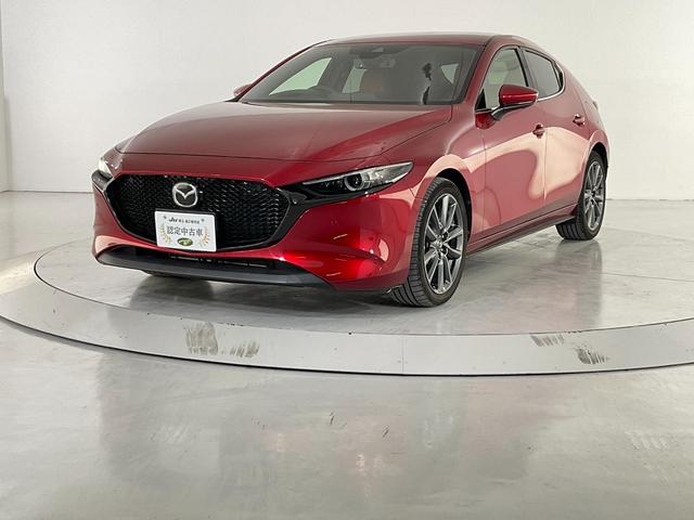 ＭＡＺＤＡ３ファストバック ２０Ｓバーガンディ　セレクション　４ＷＤ／３６０度セーフティＰＫＧ／衝突軽減ブレーキ／ＡＴ誤発進抑制／全車速追従レーダークルコン／車線逸脱警報システム／クルージングトラフィックサポート／ＢＳＭ／専用赤革／８．８型マツコネ／ＥＴＣ（2枚目）