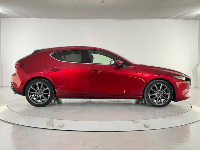 ＭＡＺＤＡ３ファストバック ２０Ｓバーガンディ　セレクション　４ＷＤ／３６０度セーフティＰＫＧ／衝突軽減ブレーキ／ＡＴ誤発進抑制／全車速追従レーダークルコン／車線逸脱警報システム／クルージングトラフィックサポート／ＢＳＭ／専用赤革／８．８型マツコネ／ＥＴＣ（5枚目）