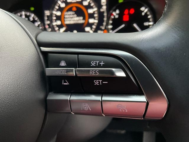 ＭＡＺＤＡ３ファストバック ２０Ｓバーガンディ　セレクション　４ＷＤ／３６０度セーフティＰＫＧ／衝突軽減ブレーキ／ＡＴ誤発進抑制／全車速追従レーダークルコン／車線逸脱警報システム／クルージングトラフィックサポート／ＢＳＭ／専用赤革／８．８型マツコネ／ＥＴＣ（19枚目）