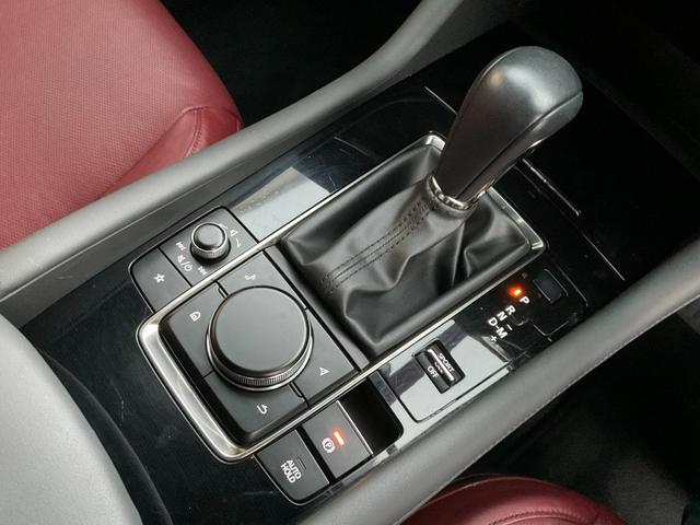 ＭＡＺＤＡ３ファストバック ２０Ｓバーガンディ　セレクション　４ＷＤ／３６０度セーフティＰＫＧ／衝突軽減ブレーキ／ＡＴ誤発進抑制／全車速追従レーダークルコン／車線逸脱警報システム／クルージングトラフィックサポート／ＢＳＭ／専用赤革／８．８型マツコネ／ＥＴＣ（27枚目）