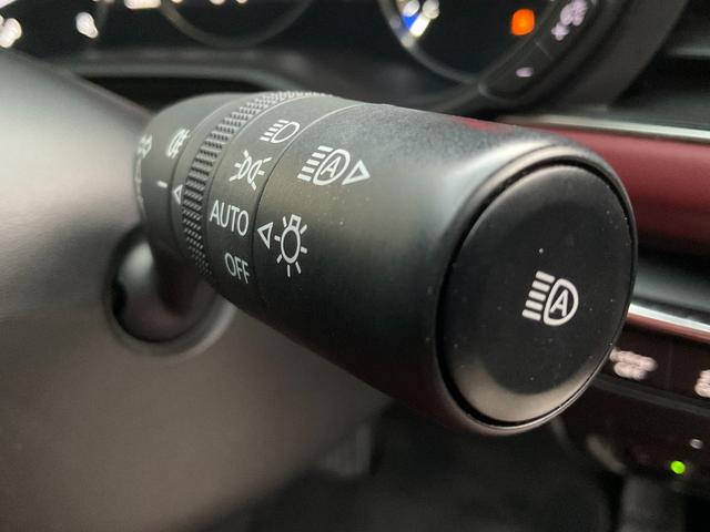ＭＡＺＤＡ３ファストバック ２０Ｓバーガンディ　セレクション　４ＷＤ／３６０度セーフティＰＫＧ／衝突軽減ブレーキ／ＡＴ誤発進抑制／全車速追従レーダークルコン／車線逸脱警報システム／クルージングトラフィックサポート／ＢＳＭ／専用赤革／８．８型マツコネ／ＥＴＣ（41枚目）