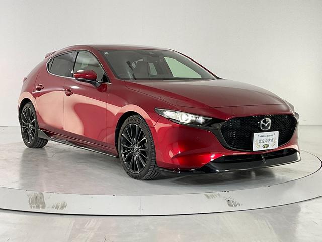 ＭＡＺＤＡ３ファストバック ＸＤバーガンディ　セレクション　４ＷＤ／３６０度セーフティＰＫＧ／ＢＯＳＥ／シグネチャーＳＴＹＬＥ（フルエアロ／ＢＢＳ製ＡＷ）／衝突軽減ブレーキ／全車速追従クルコン／クルージングトラフィックサポート／ＢＳＭ／８．８マツコネ／ＥＴＣ（4枚目）