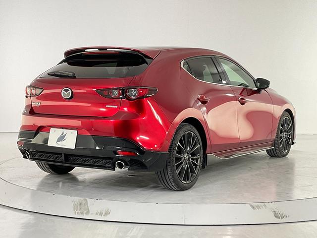 ＭＡＺＤＡ３ファストバック ＸＤバーガンディ　セレクション　４ＷＤ／３６０度セーフティＰＫＧ／ＢＯＳＥ／シグネチャーＳＴＹＬＥ（フルエアロ／ＢＢＳ製ＡＷ）／衝突軽減ブレーキ／全車速追従クルコン／クルージングトラフィックサポート／ＢＳＭ／８．８マツコネ／ＥＴＣ（6枚目）