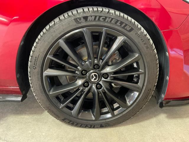 ＭＡＺＤＡ３ファストバック ＸＤバーガンディ　セレクション　４ＷＤ／３６０度セーフティＰＫＧ／ＢＯＳＥ／シグネチャーＳＴＹＬＥ（フルエアロ／ＢＢＳ製ＡＷ）／衝突軽減ブレーキ／全車速追従クルコン／クルージングトラフィックサポート／ＢＳＭ／８．８マツコネ／ＥＴＣ（24枚目）