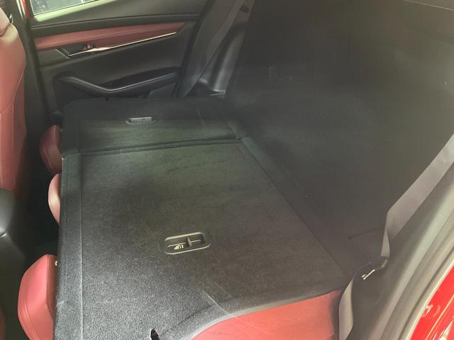 ＭＡＺＤＡ３ファストバック ＸＤバーガンディ　セレクション　４ＷＤ／３６０度セーフティＰＫＧ／ＢＯＳＥ／シグネチャーＳＴＹＬＥ（フルエアロ／ＢＢＳ製ＡＷ）／衝突軽減ブレーキ／全車速追従クルコン／クルージングトラフィックサポート／ＢＳＭ／８．８マツコネ／ＥＴＣ（42枚目）