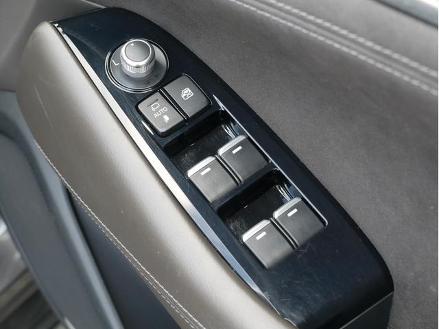 アテンザセダン ２５Ｓ　Ｌパッケージ　自社ユーザー買取車／後期型／３６０度ビュー／ＢＯＳＥサウンド／衝突軽減ブレーキ／レーダークルコン／ＢＳＭ／マツコネナビ／茶本革シート／Ｐシート／シートメモリ／シートヒーター／ステアヒーター（17枚目）