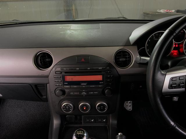 ロードスター ＲＳ　オープンカー　ＥＴＣ　ＨＩＤ　ＭＴ　スマートキー　シートヒーター　アルミホイール　盗難防止システム　衝突安全ボディ　ＡＢＳ　ＣＤ　ミュージックプレイヤー接続可　エアコン　パワーステアリング（32枚目）