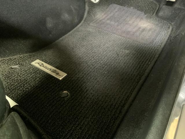 ロードスター ＲＳ　オープンカー　ＥＴＣ　ＨＩＤ　ＭＴ　スマートキー　シートヒーター　アルミホイール　盗難防止システム　衝突安全ボディ　ＡＢＳ　ＣＤ　ミュージックプレイヤー接続可　エアコン　パワーステアリング（36枚目）