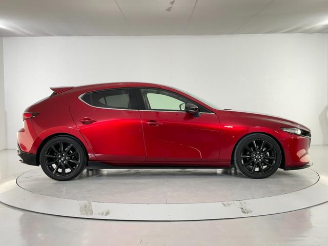 ＭＡＺＤＡ３ファストバック Ｘバーガンディ　セレクション　ＥＴＣ　全周囲カメラ　クリアランスソナー　オートクルーズコントロール　衝突被害軽減システム　アルミホイール　オートマチックハイビーム　オートライト　ＬＥＤヘッドランプ　サンルーフ　パワーシート（14枚目）