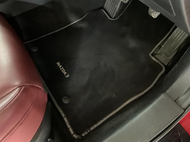 ＭＡＺＤＡ３ファストバック Ｘバーガンディ　セレクション　ＥＴＣ　全周囲カメラ　クリアランスソナー　オートクルーズコントロール　衝突被害軽減システム　アルミホイール　オートマチックハイビーム　オートライト　ＬＥＤヘッドランプ　サンルーフ　パワーシート（40枚目）