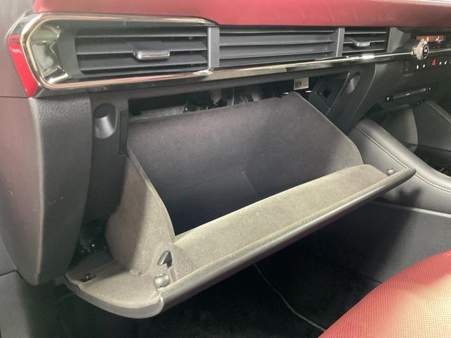 ＭＡＺＤＡ３ファストバック Ｘバーガンディ　セレクション　ＥＴＣ　全周囲カメラ　クリアランスソナー　オートクルーズコントロール　衝突被害軽減システム　アルミホイール　オートマチックハイビーム　オートライト　ＬＥＤヘッドランプ　サンルーフ　パワーシート（42枚目）