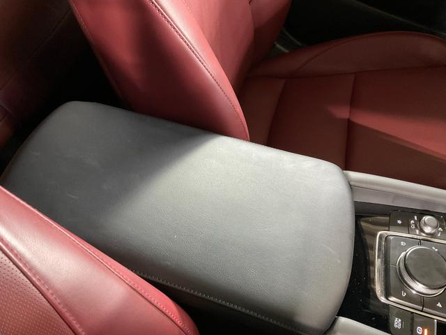 ＭＡＺＤＡ３ファストバック Ｘバーガンディ　セレクション　ＥＴＣ　全周囲カメラ　クリアランスソナー　オートクルーズコントロール　衝突被害軽減システム　アルミホイール　オートマチックハイビーム　オートライト　ＬＥＤヘッドランプ　サンルーフ　パワーシート（44枚目）