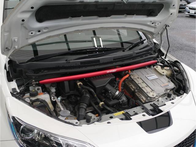 ノート e-パワーニスモ S ブラックリミテッド 最終型/エンジン出力83PS/インテリジェントアラビュー・エマブレ・クルコン/車線逸脱警報/踏間違い衝突防止/ブラックデカール/LEDヘッド/ハイビームアシスト/純正ナビ/ETC※社外マフラー・AW(13枚目)