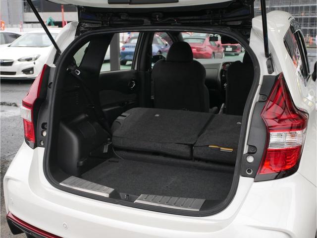 ノート e-パワーニスモ S ブラックリミテッド 最終型/エンジン出力83PS/インテリジェントアラビュー・エマブレ・クルコン/車線逸脱警報/踏間違い衝突防止/ブラックデカール/LEDヘッド/ハイビームアシスト/純正ナビ/ETC※社外マフラー・AW(40枚目)