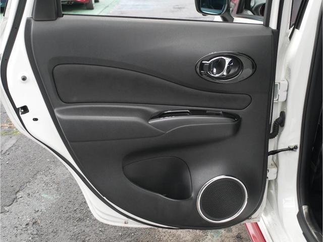 ノート e-パワーニスモ S ブラックリミテッド 最終型/エンジン出力83PS/インテリジェントアラビュー・エマブレ・クルコン/車線逸脱警報/踏間違い衝突防止/ブラックデカール/LEDヘッド/ハイビームアシスト/純正ナビ/ETC※社外マフラー・AW(50枚目)