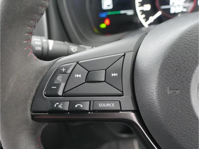 ノート e-パワーニスモ S ブラックリミテッド 最終型/エンジン出力83PS/インテリジェントアラビュー・エマブレ・クルコン/車線逸脱警報/踏間違い衝突防止/ブラックデカール/LEDヘッド/ハイビームアシスト/純正ナビ/ETC※社外マフラー・AW(52枚目)