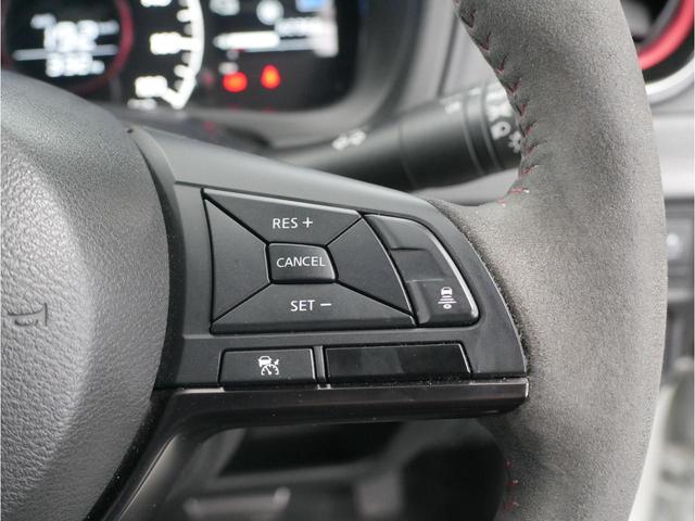 ノート e-パワーニスモ S ブラックリミテッド 最終型/エンジン出力83PS/インテリジェントアラビュー・エマブレ・クルコン/車線逸脱警報/踏間違い衝突防止/ブラックデカール/LEDヘッド/ハイビームアシスト/純正ナビ/ETC※社外マフラー・AW(54枚目)