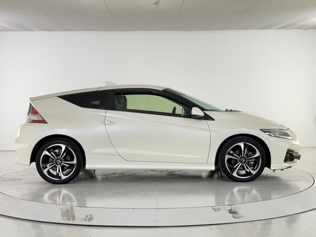 CR-Z αファイナルレーベル ワンオーナー/あんしんPKG(衝突軽減ブレーキ/サイド・カーテンエアバッグ)/クルーズコントロール/LEDヘッド・Fフォグ/黒合皮コンビシート/スマートキー/純正ナビ/Bカメラ/ETC(5枚目)