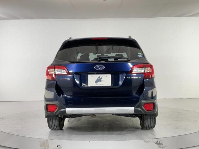 レガシィアウトバック リミテッド 4WD/後期E型/アイサイトセイフティプラス/アイサイトVer.3/パワーバックドア/ステアリング連動LEDヘッド/黒革シート/全席シートヒーター/前席Pシート/DIATONEナビ/ETC/ドラレコ(6枚目)