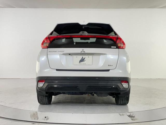 エクリプスクロス ブラックエディション　４ＷＤ／ｅ－アシスト（衝突軽減／車線逸脱警報／ＡＴハイビーム／誤発進抑制／後側方車両検知警報）／レーダークルコン／ＬＥＤヘッド／Ｆフォグ／シートヒーター／ＭＭＣＳナビ／マルチアラウンドモニター／ＥＴＣ（7枚目）