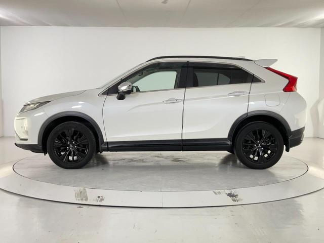 エクリプスクロス ブラックエディション　４ＷＤ／ｅ－アシスト（衝突軽減／車線逸脱警報／ＡＴハイビーム／誤発進抑制／後側方車両検知警報）／レーダークルコン／ＬＥＤヘッド／Ｆフォグ／シートヒーター／ＭＭＣＳナビ／マルチアラウンドモニター／ＥＴＣ（9枚目）