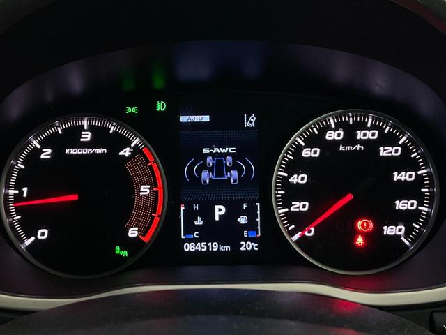 エクリプスクロス ブラックエディション　４ＷＤ／ｅ－アシスト（衝突軽減／車線逸脱警報／ＡＴハイビーム／誤発進抑制／後側方車両検知警報）／レーダークルコン／ＬＥＤヘッド／Ｆフォグ／シートヒーター／ＭＭＣＳナビ／マルチアラウンドモニター／ＥＴＣ（12枚目）