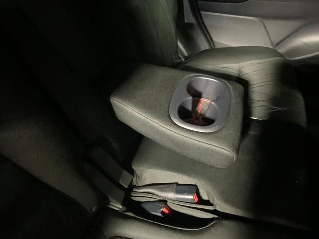 エクリプスクロス ブラックエディション　４ＷＤ／ｅ－アシスト（衝突軽減／車線逸脱警報／ＡＴハイビーム／誤発進抑制／後側方車両検知警報）／レーダークルコン／ＬＥＤヘッド／Ｆフォグ／シートヒーター／ＭＭＣＳナビ／マルチアラウンドモニター／ＥＴＣ（26枚目）